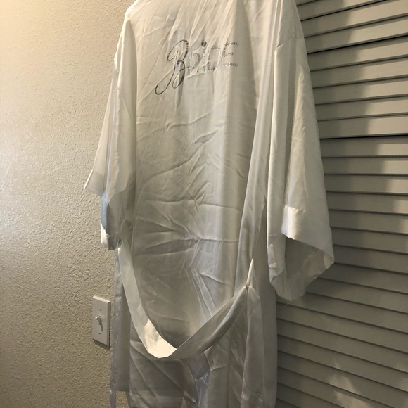 VS Bride Robe - Picture 4 of 4